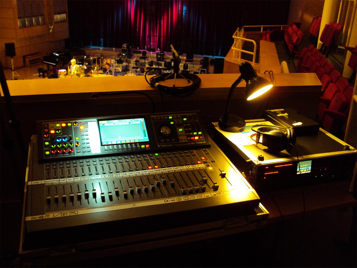 orchestra the r-1000 allowed the performances to be recorded