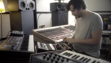 featured-video:TR-08 & SH-01A with Mathew Jonson